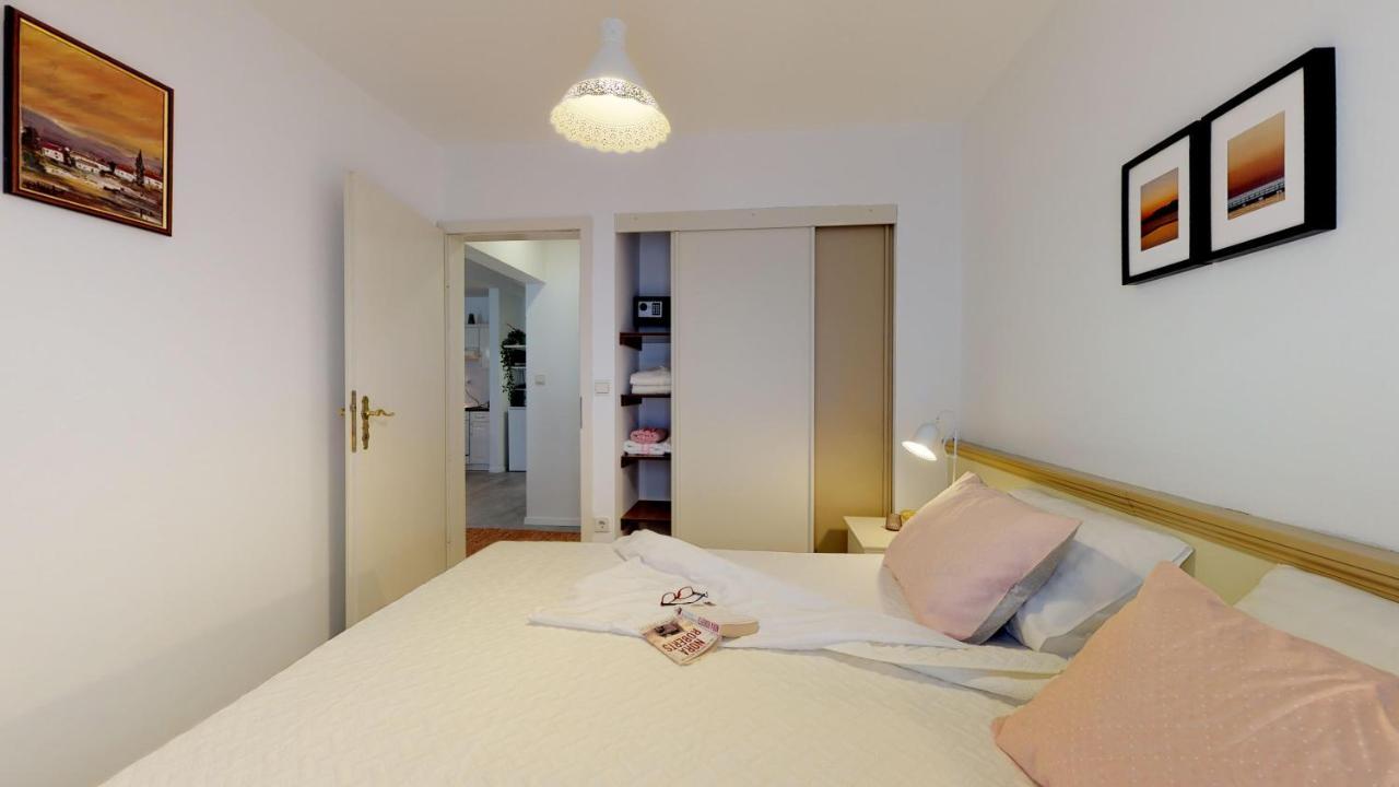 Mirta Deluxe Superior 5 Star Apartment, Your Piece Of Heaven By The Sea & Park, With Sea & Park View Novigrad (Istria) Exterior foto