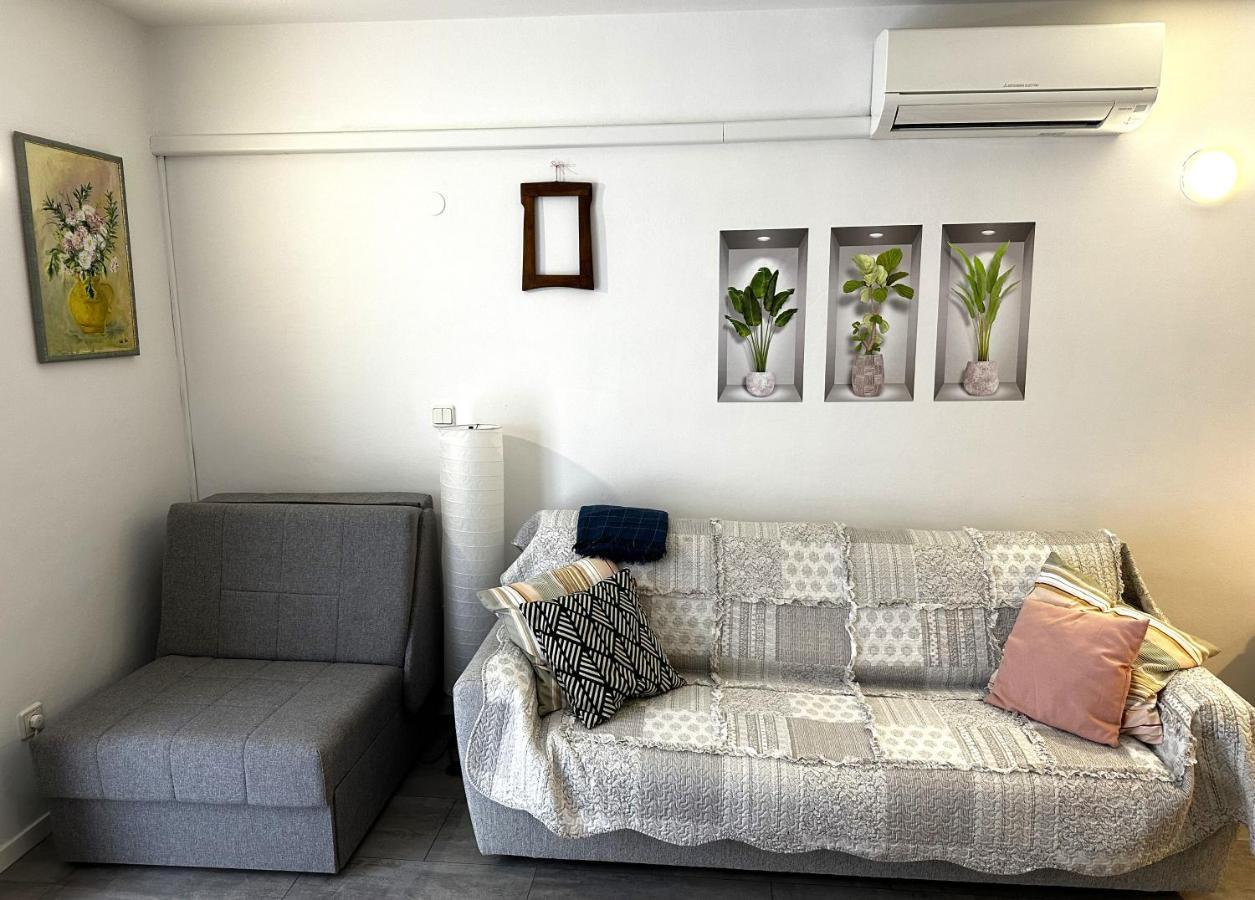 Mirta Deluxe Superior 5 Star Apartment, Your Piece Of Heaven By The Sea & Park, With Sea & Park View Novigrad (Istria) Exterior foto