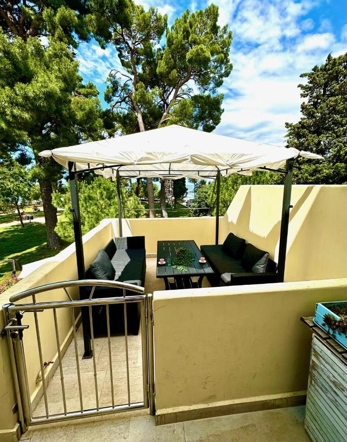 Mirta Deluxe Superior 5 Star Apartment, Your Piece Of Heaven By The Sea & Park, With Sea & Park View Novigrad (Istria) Exterior foto
